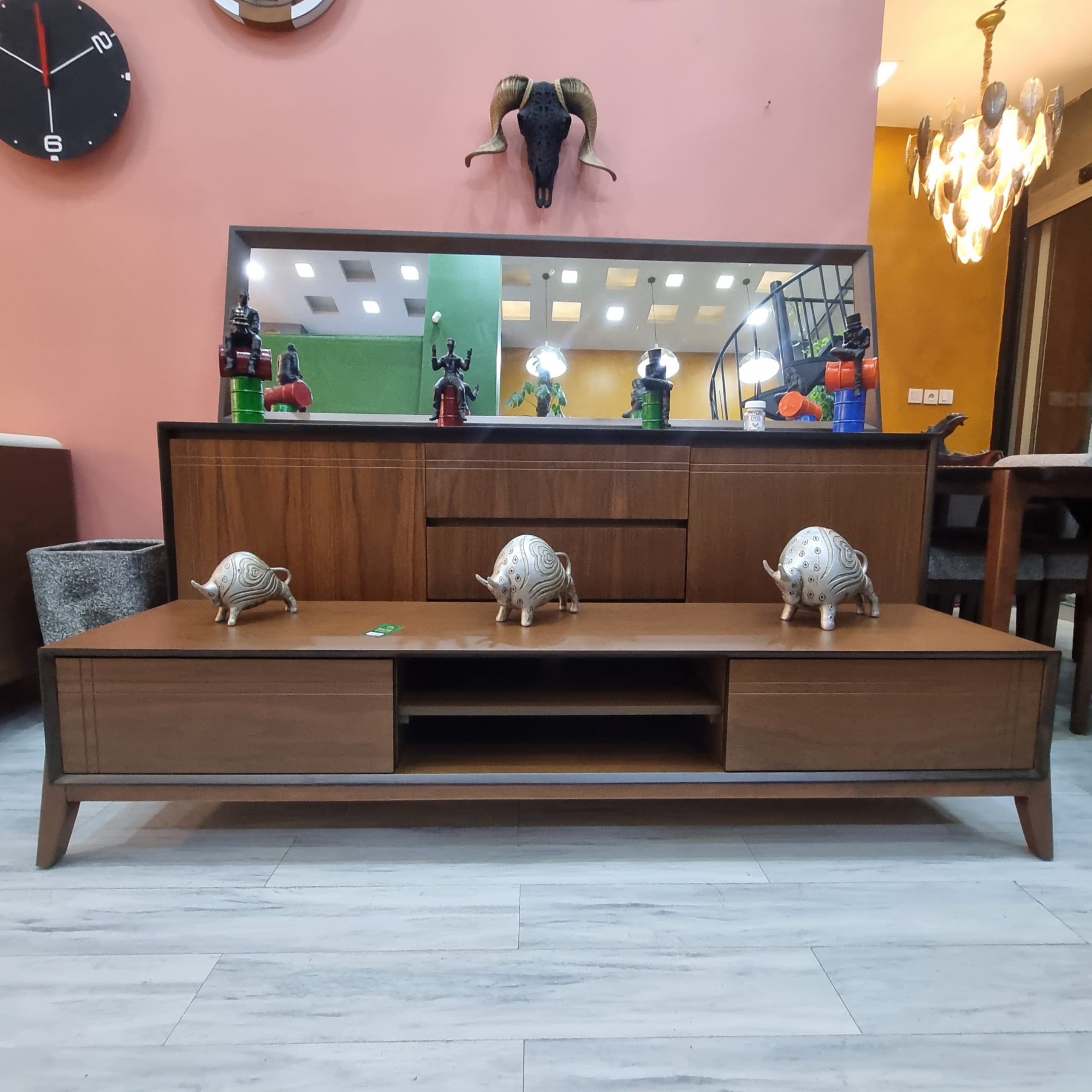 میز تلویزیون اتو