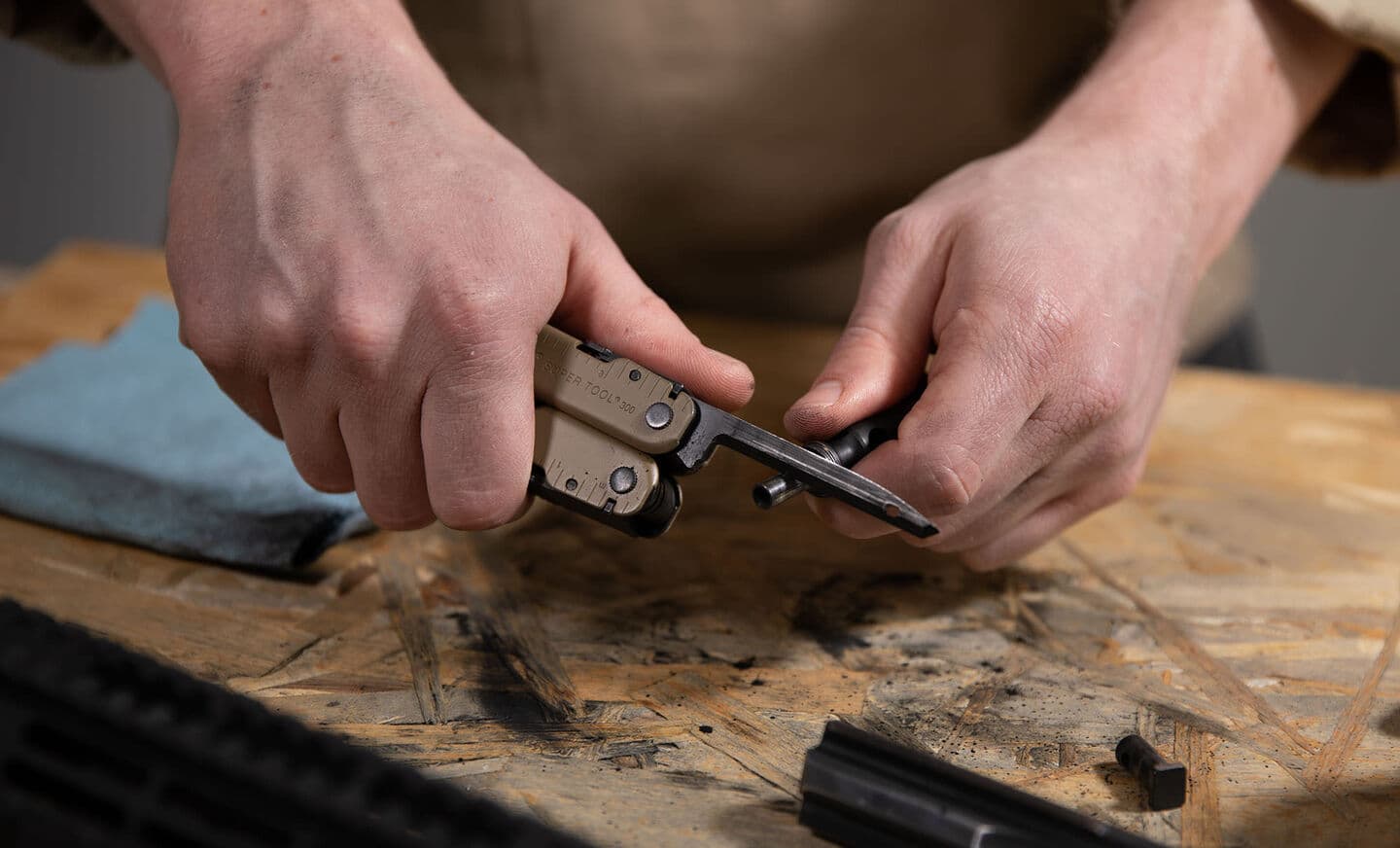 لدرمن سوپر تول – ابزار چند کاره Leatherman SUPER TOOL® 300M – Coyote Tan — تصویر ۲