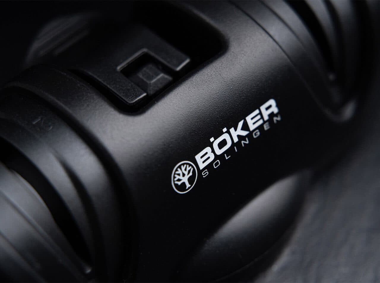 چاقو تیزکن بوکر زولینگن Böker Manufaktur Solingen Two-Stage Suction Cup Roller Sharpener — تصویر ۴