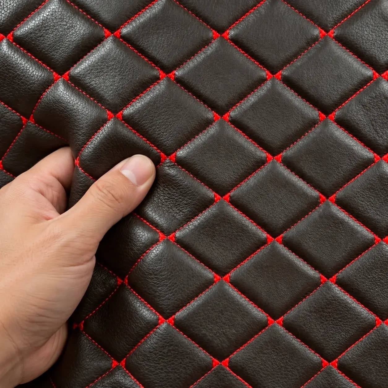 چرم PVC گل‌دوزی سه‌بعدی پاپیون لوزی سارووان – کد E-L-21 — تصویر ۴