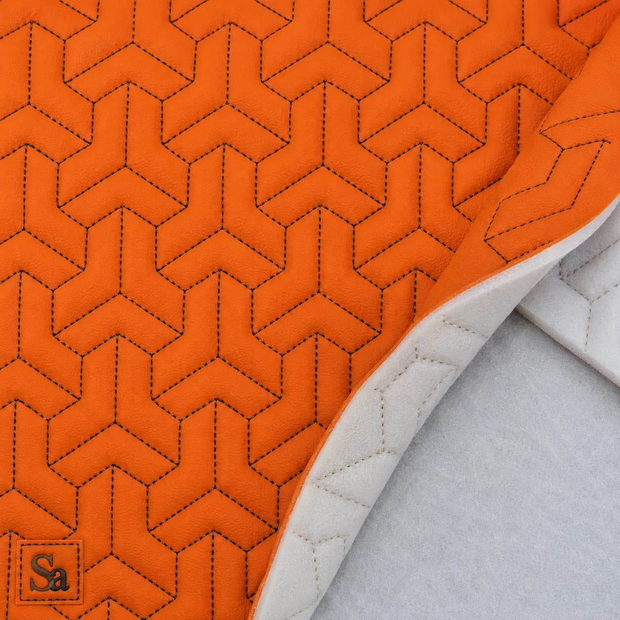 چرم PVC گل‌دوزی سه‌بعدی پیوند سارووان – کد E-L-۱۲