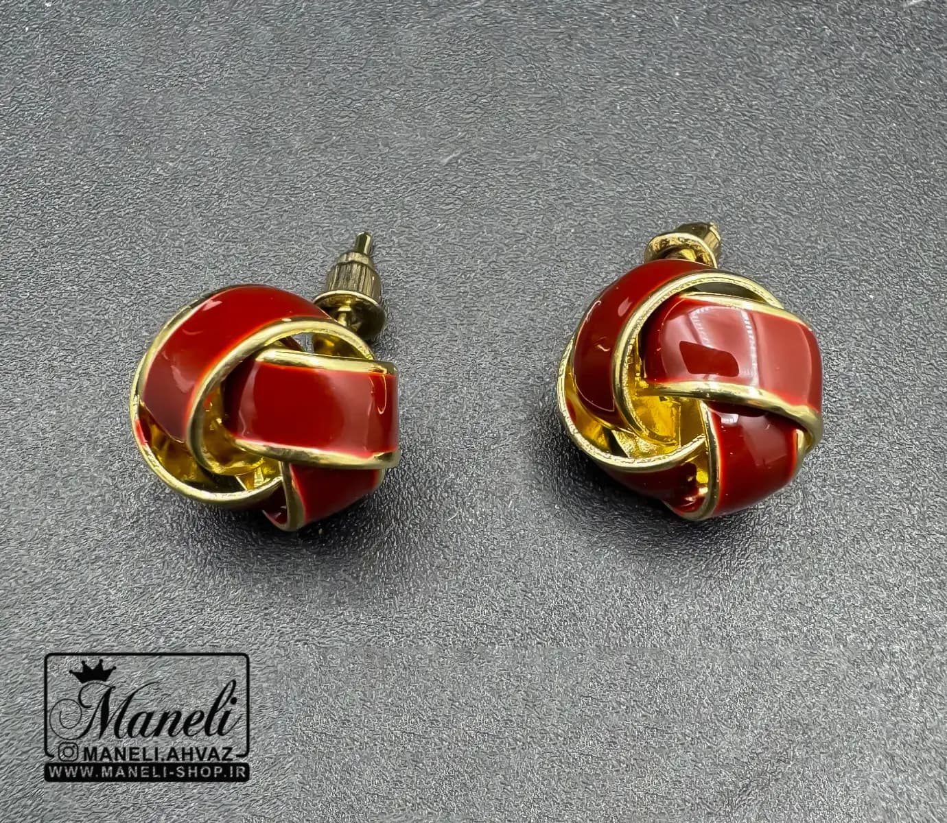 گوشواره میخی قرمز طرح گل میناکاری — تصویر ۴