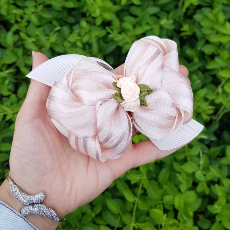 کش مو و گل سر مجلسی پاپیونی حریر ترکیه ای و روبان گروگرن — تصویر ۳