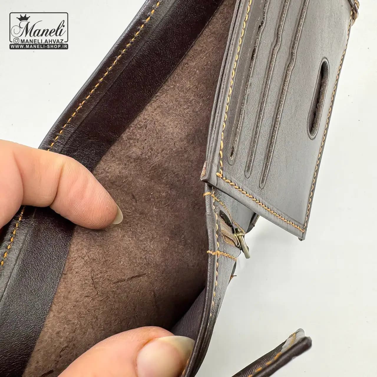 ست هدیه ای کیف کوتاه وجاسوئیچی چرم طبیعی قهوه ای سوخته — تصویر ۳