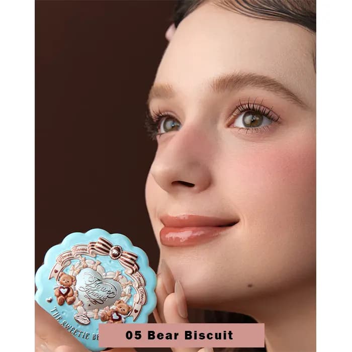 رژ گونه ساتن ابریشمی فلاور نوز مدل Sweetie Bear — تصویر ۳