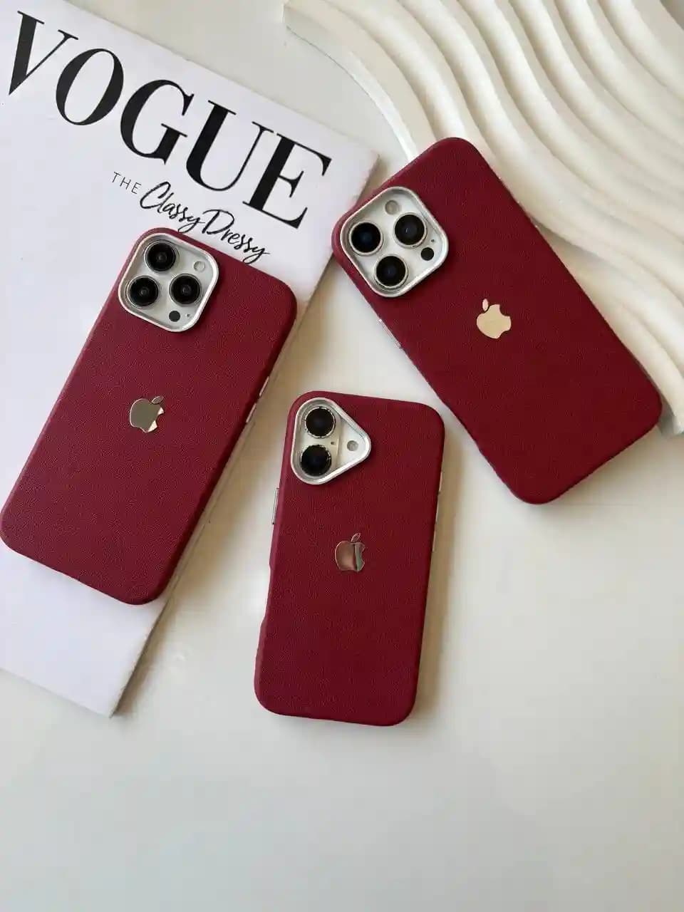 قاب بیسیک چرمی آیفون — تصویر ۳
