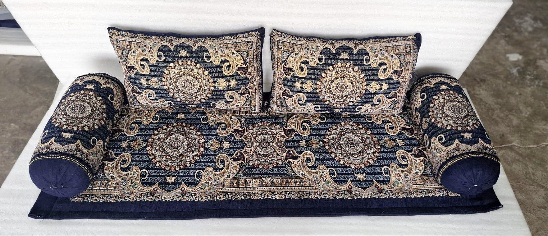 ست شاه‌نشین مخمل شانل ۵ تکه هزینه ارسال پس کرایه بامشتری