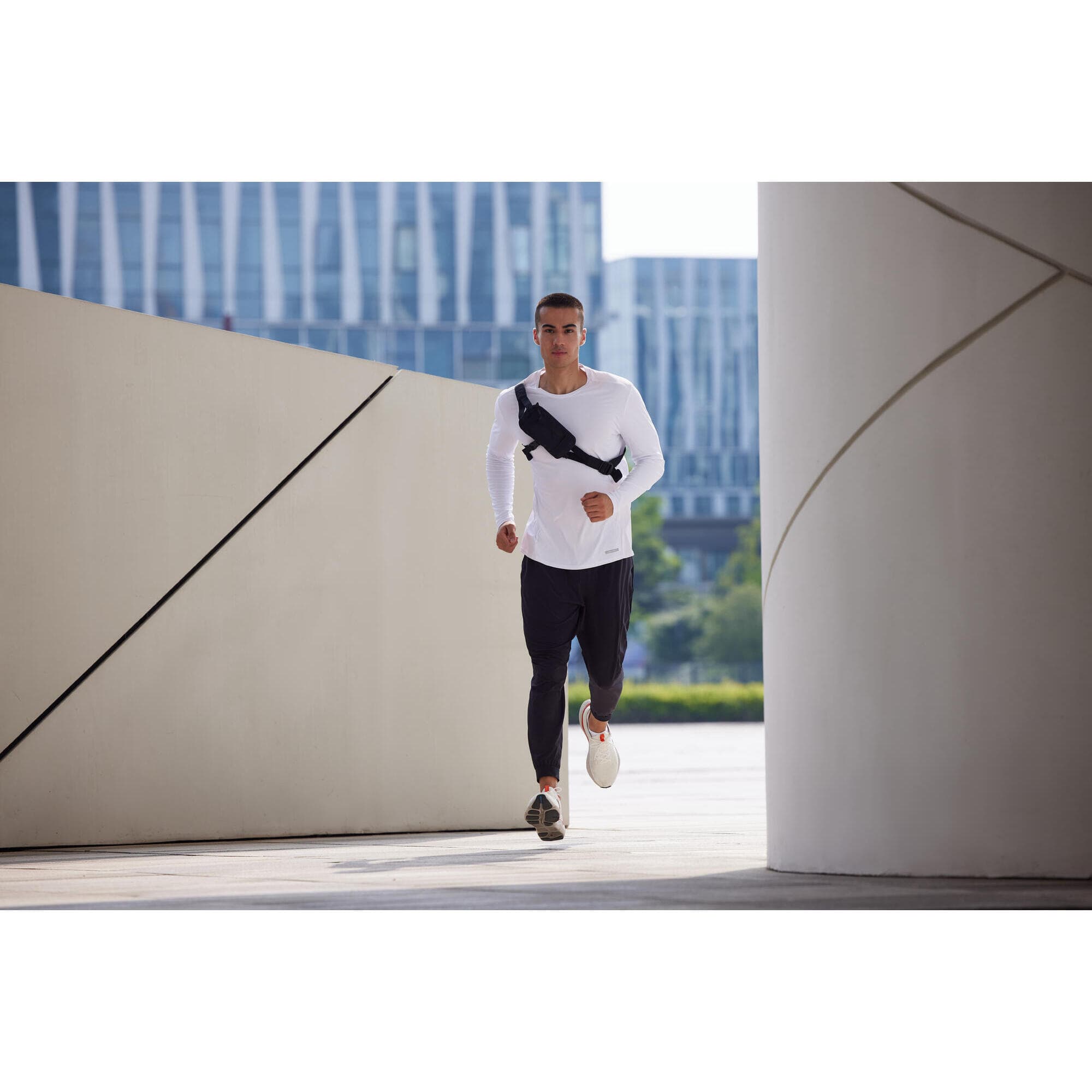 کیف کمری و رانینگ کلنجی / Kalenji – مدل RUNNING BAG — تصویر ۶