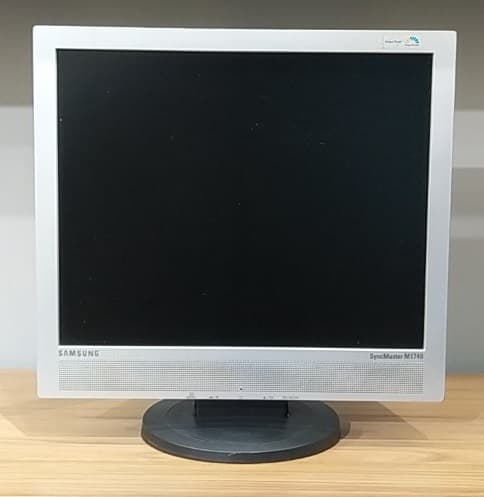 مانیتور 17 اینچ سامسونگ مدل 1740 M استوک گرید B (خط و خش روی صفحه)