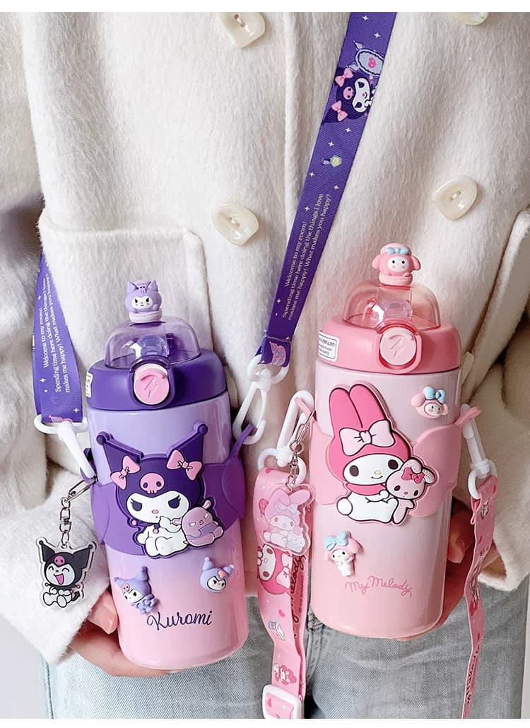 قمقمه فلاسک استیل اورجینال مای ملودی my melody با بند دوشی با کیفیت قمقمه فلاسک استیل اورجینال مای ملودی my melody با بند دوشی با کیفیت — تصویر ۲
