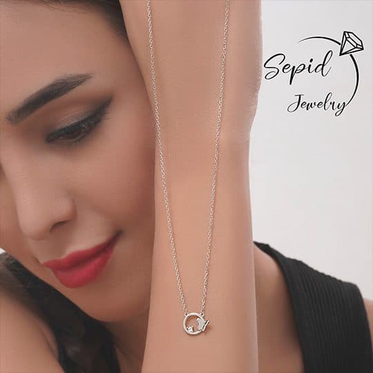 گردنبند نقره دایره و پروانه