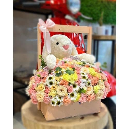 گل و هدیه برای طراح مد pe268