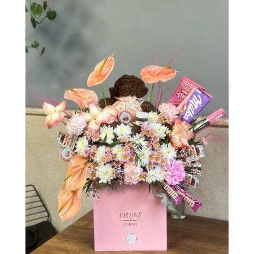 گل و هدیه برای شاگرد مغازه pe157