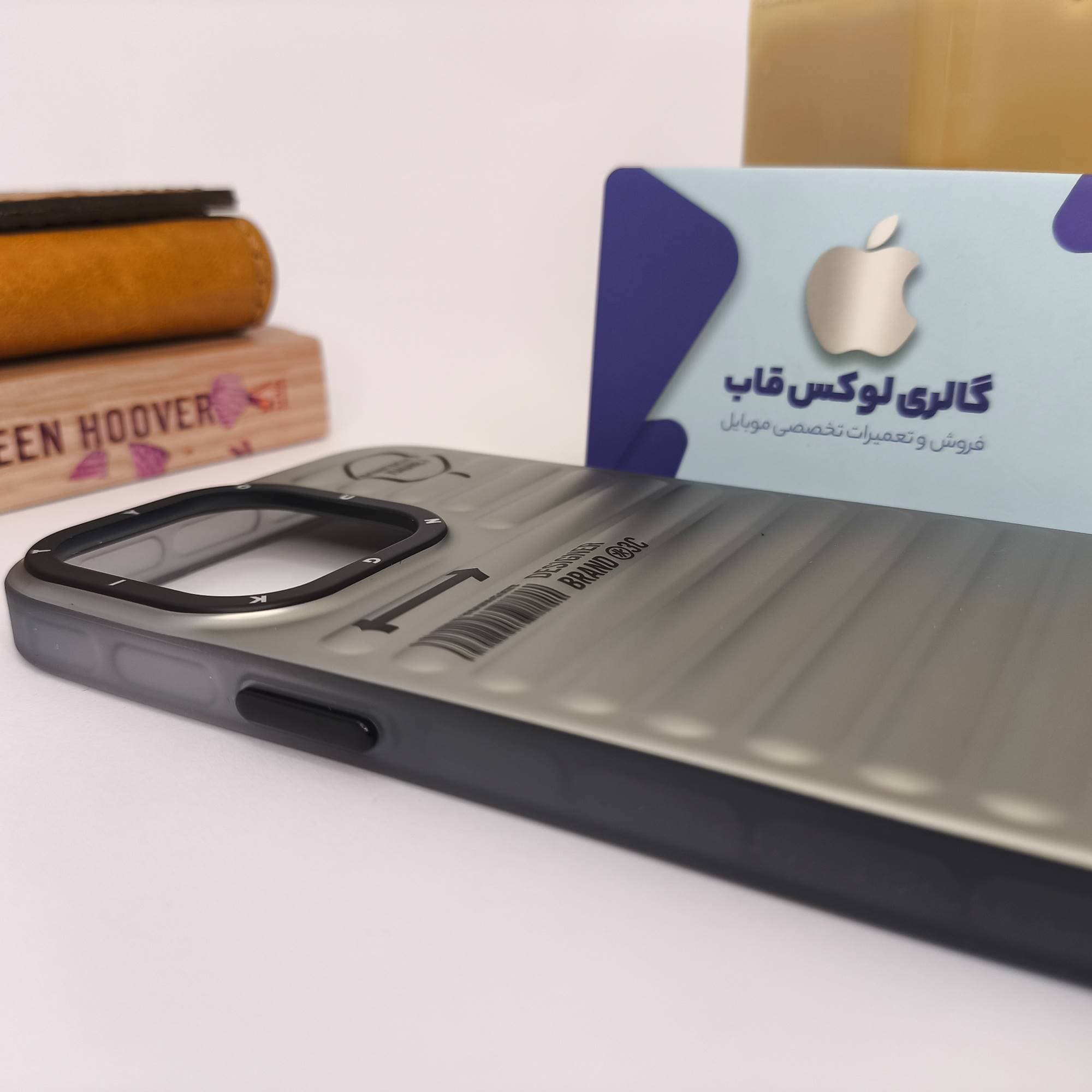 قاب یانگ کیت مدل True Color مگ سیف نقره ای برای آیفون 15پرومکس — تصویر ۴