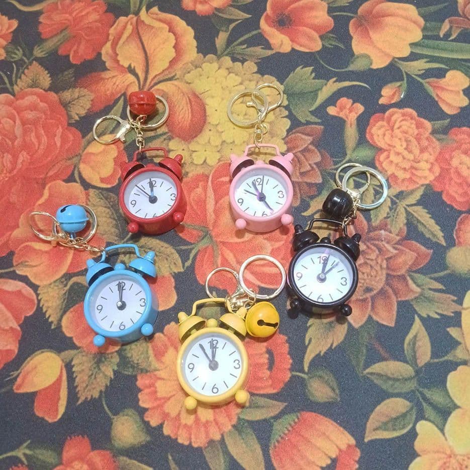 دستکلید و جاسوئیچی مدل ساعت عقربه ای زنگوله دار – آبی — تصویر ۲