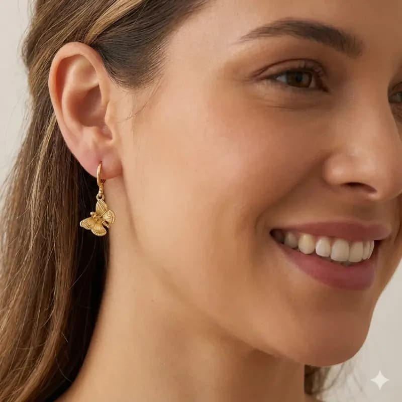 گوشواره آویز پروانه (Butterfly Charm Mini Hoop Earrings) — تصویر ۲