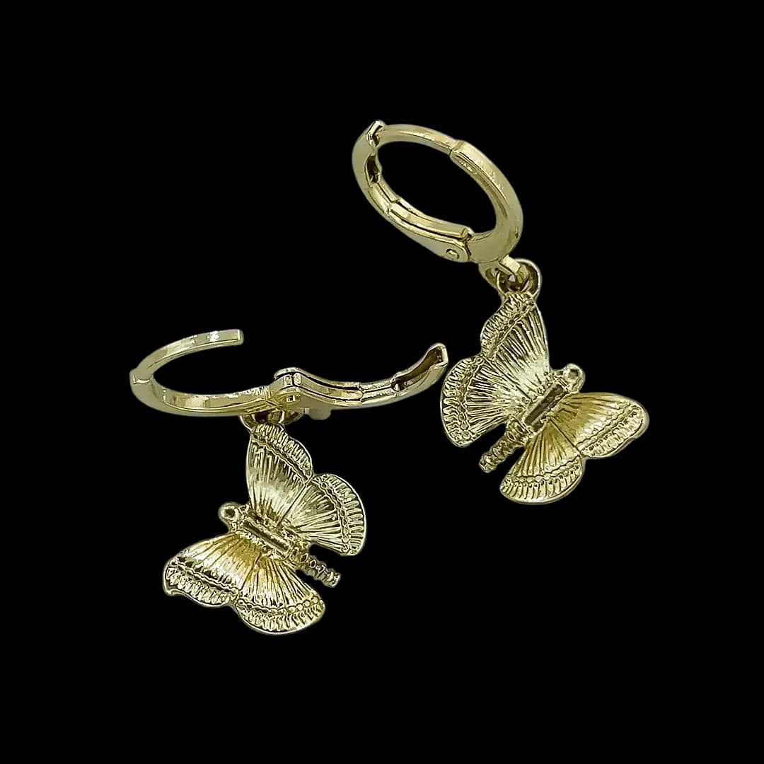 گوشواره آویز پروانه (Butterfly Charm Mini Hoop Earrings) — تصویر ۶