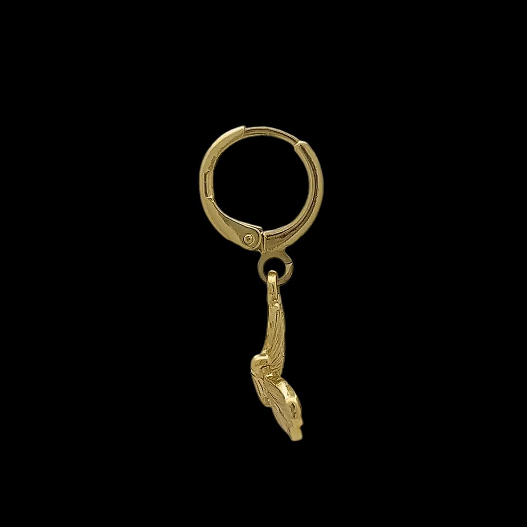 گوشواره آویز پروانه (Butterfly Charm Mini Hoop Earrings) — تصویر ۴