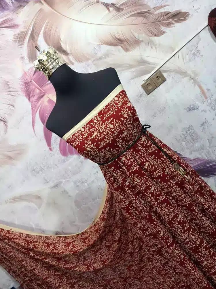 پارچه نشمیلان قرمز
