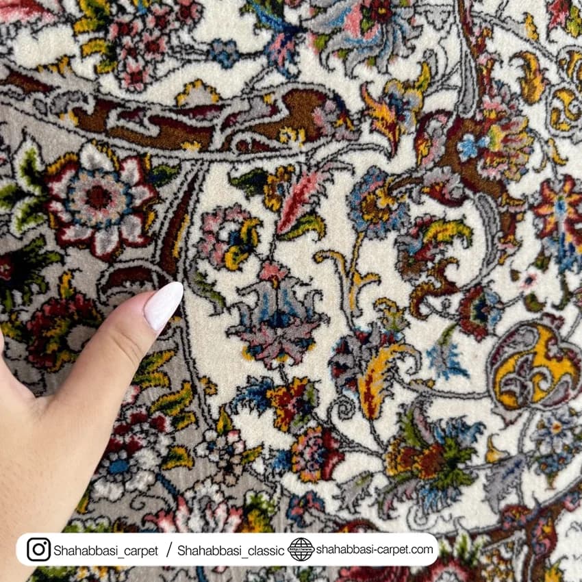 فرش ابریشم کد 200 کرم — تصویر ۴