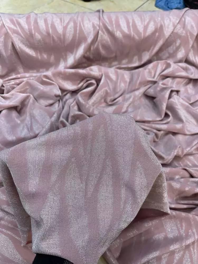 پارچه لمه گلدار صورتی
