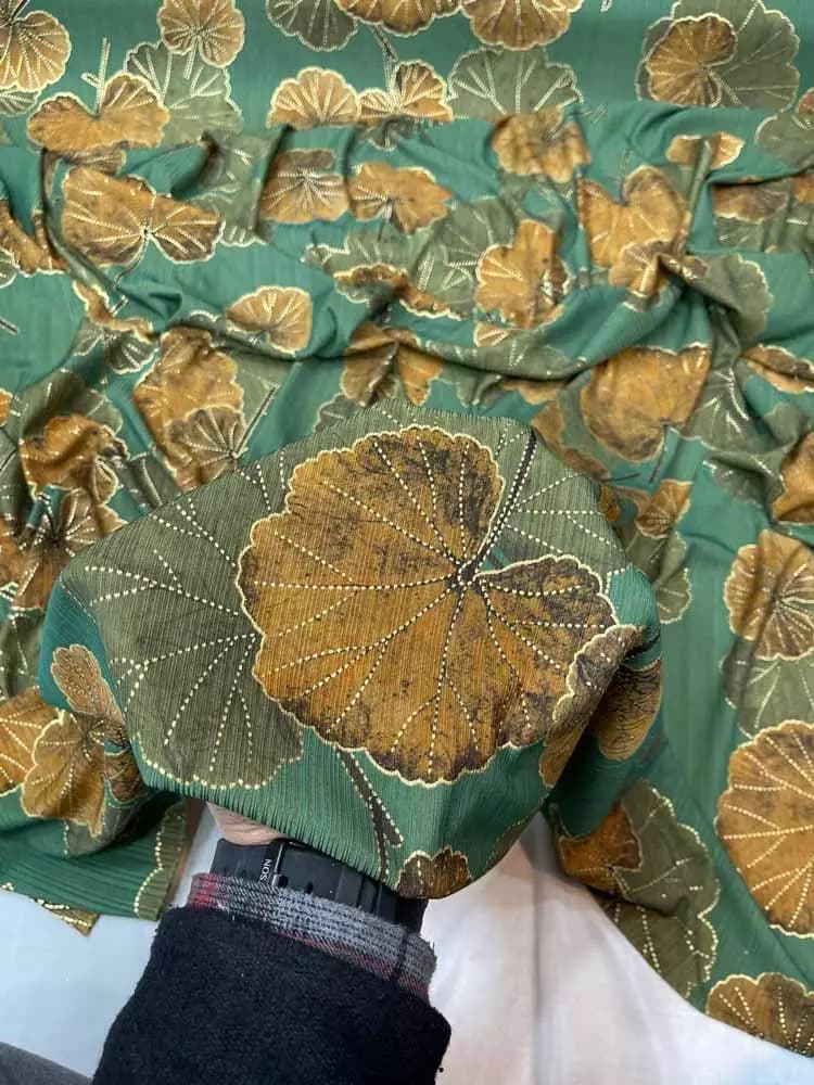 پارچه گیاهی طلاکوب فیروزه‌ای
