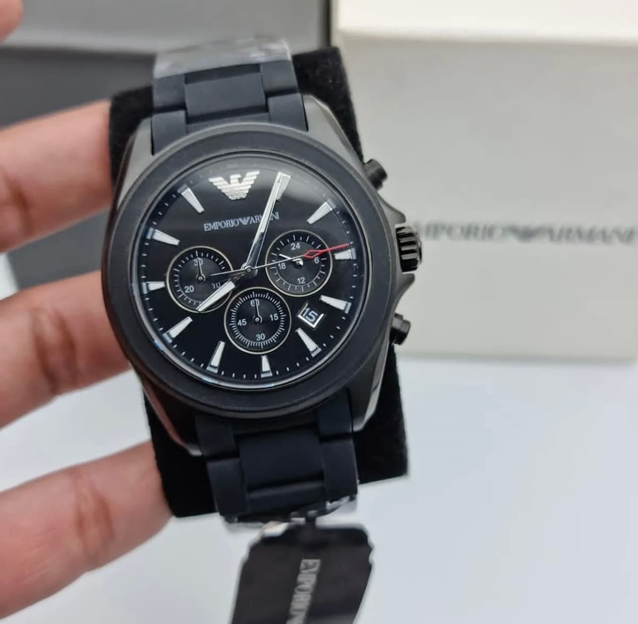 ساعت مچی مردانه کرنوگراف با صفحه مشکی و بند سیلیکونی مشکی Emporio Armani مدل AR6092 — تصویر ۶