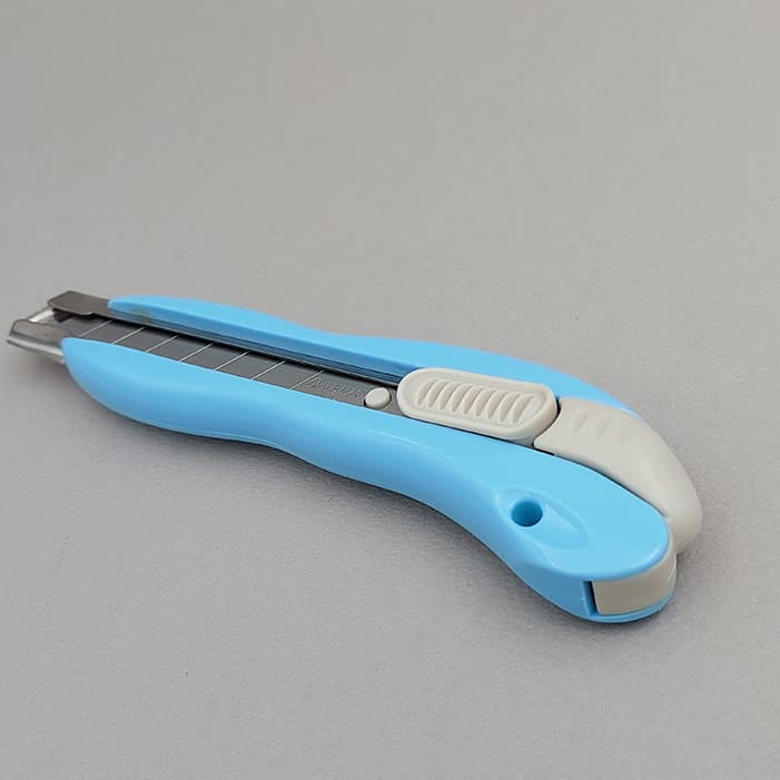 کاتر بزرگ UTILITY KNIFE BAZO مدل4209 کد 39119