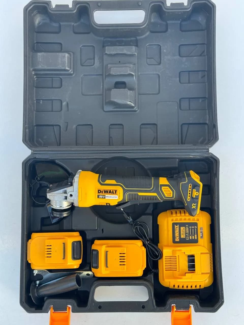 مینی فرز شارژی دیوالت مدل DCD791D2 — تصویر ۴