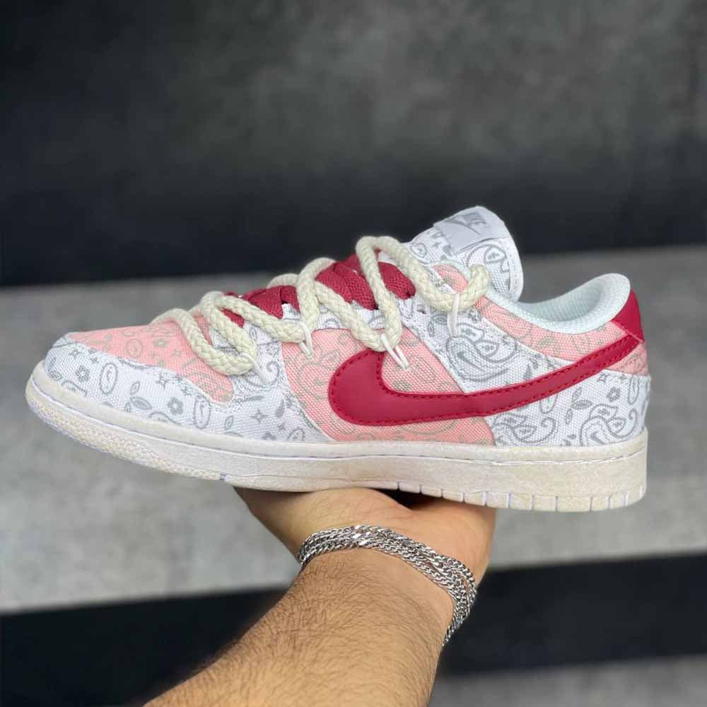 نایک اس بی دانک لو سفید صورتی زرشکی Nike SB Dunk Low White Pink Crimson — تصویر ۲