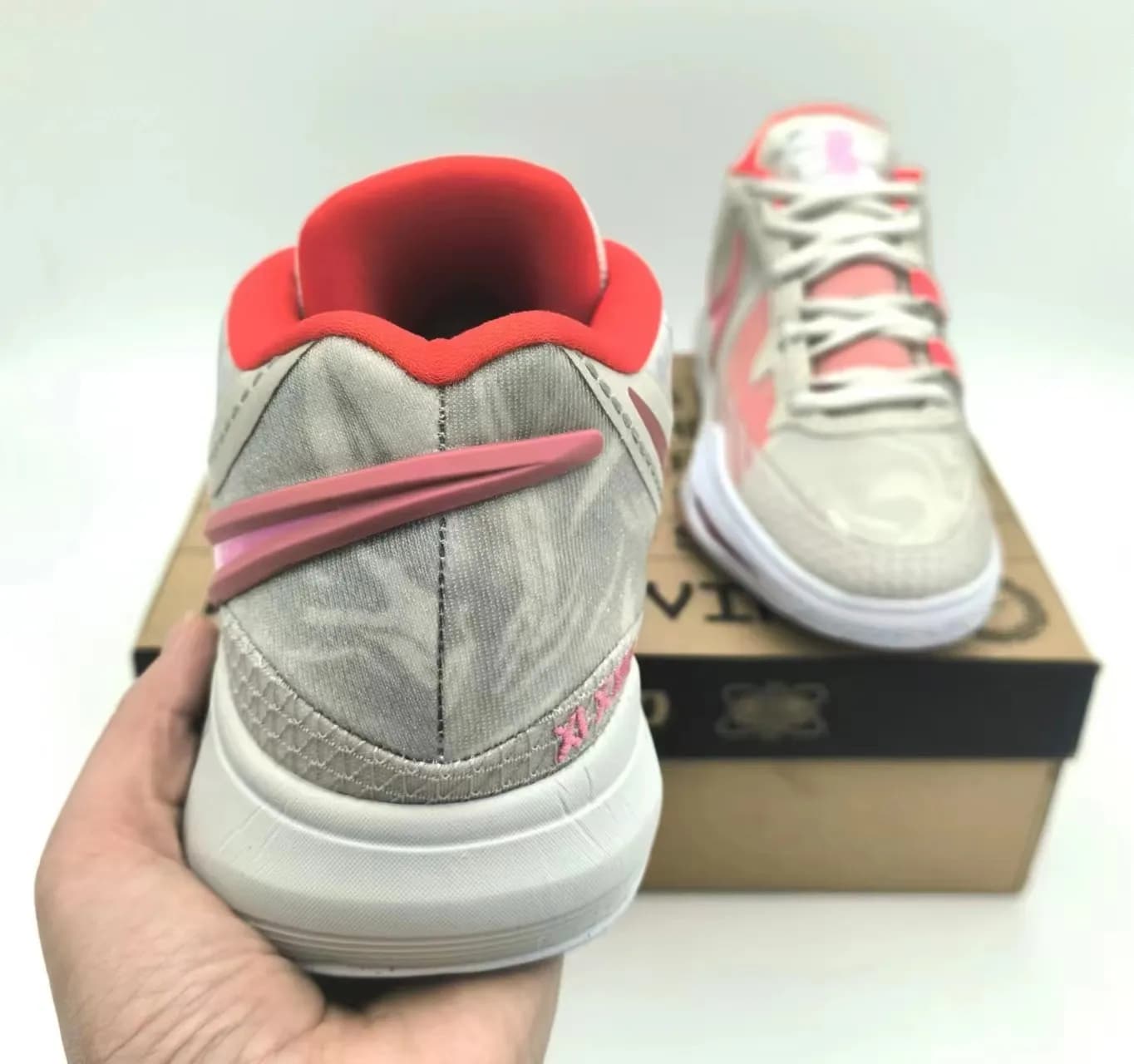 کفش بسکتبال نایکی کایری 8 / Nike Kyrie 8 — تصویر ۶