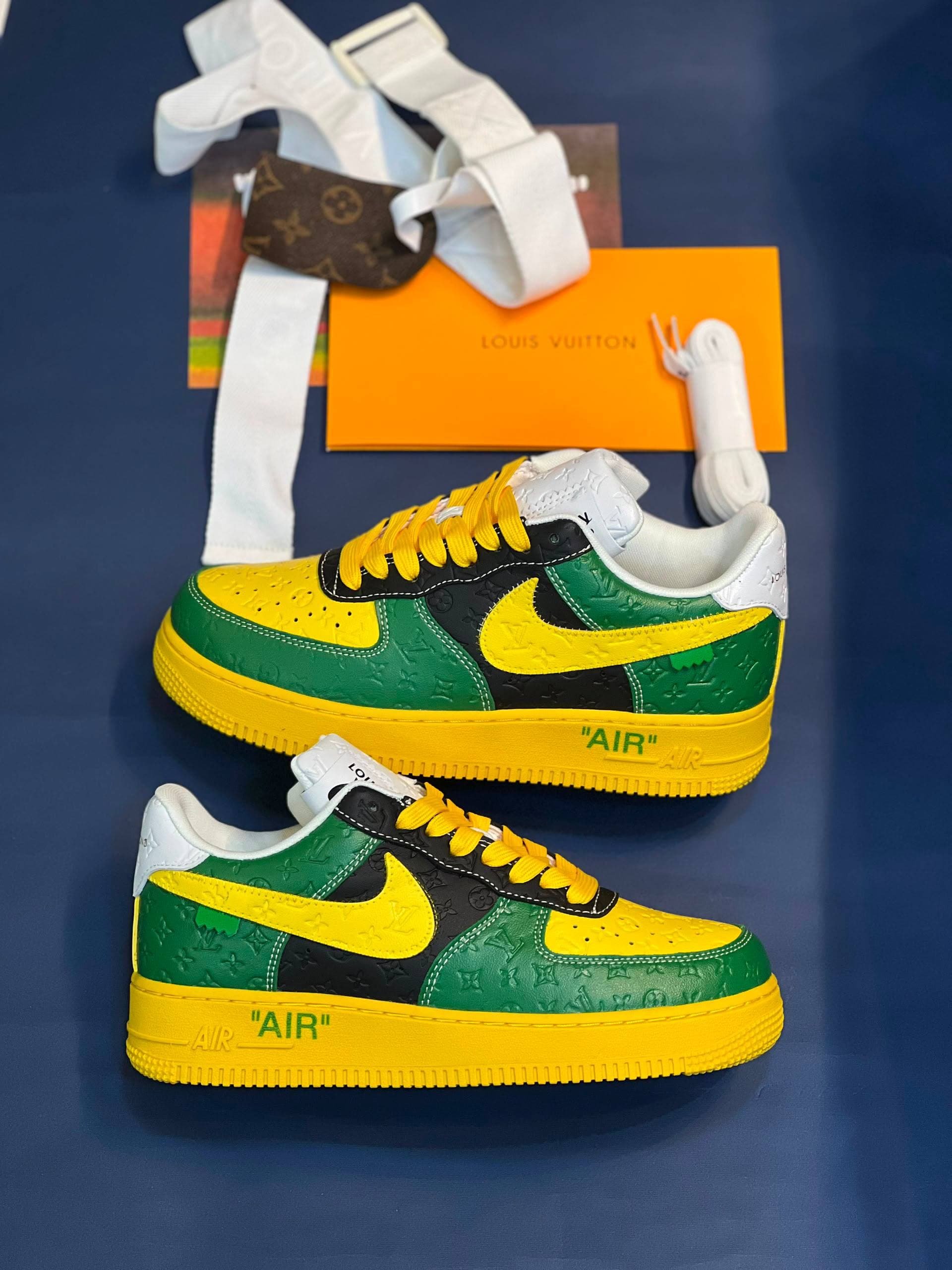 کفش کتونی زنانه و مردانه نایک ایر فورس وان (کیفیت مستر) Louis Vuitton x Nike Air Force 1 Yellow Green