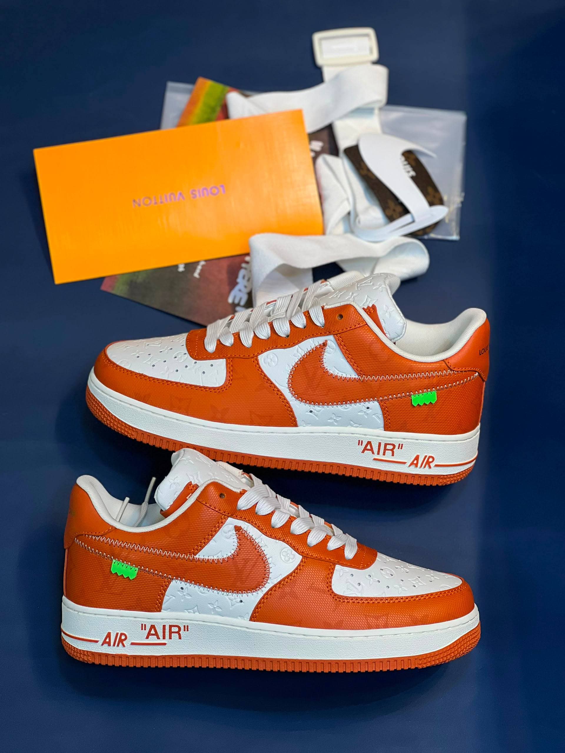 کفش کتونی زنانه و مردانه نایک ایر فورس وان (کیفیت مستر) Louis Vuitton x Nike Air Force 1 White Orange