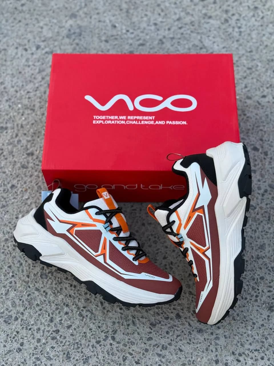 کفش کتونی ضدآب پیاده‌روی زنانه ویکو سفید زرشکی VICO R1019 — تصویر ۳