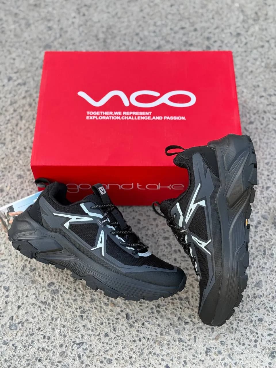 کفش کتونی مردانه ضد آب پیادهروی ویکو مشکی Vico R1019 — تصویر ۴