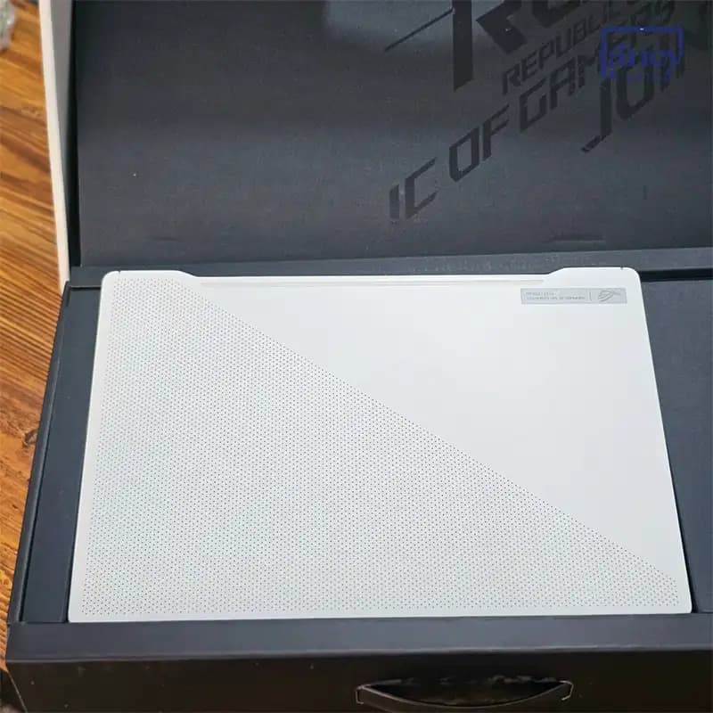 لپ تاپ استوک 14 اینچی ایسوس مدل ROG Zephyrus G14 GA401I Ryzen9-4900HS 16GB-DDR4 1TB-SSD RTX2060-6GB — تصویر ۴