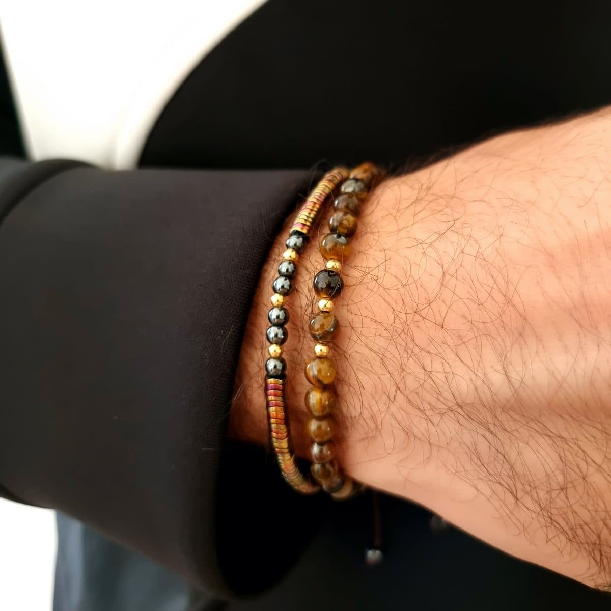 دستبند طلا گوی و سنگ حدید — تصویر ۳