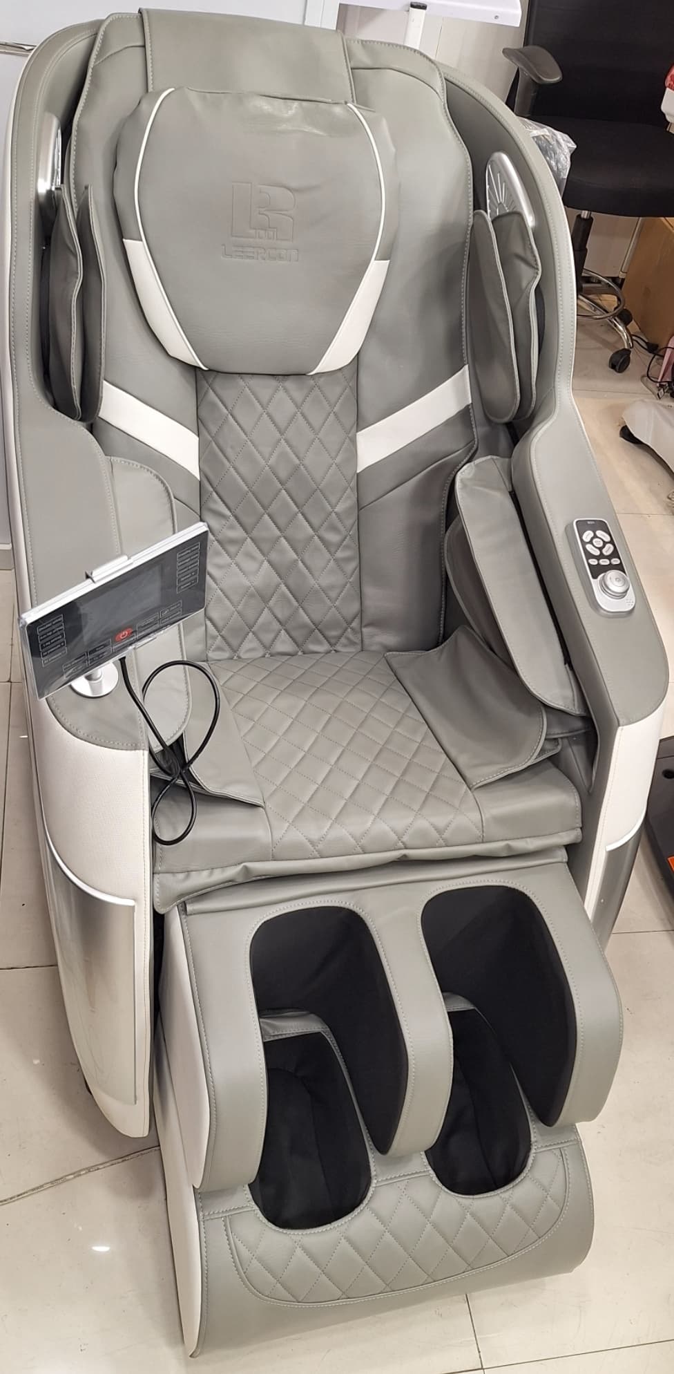 و فروش صندلی ماساژ لیرکن برند مدشاپ ماساژور مدل LEK-988L17 Leercon massage chair LEK-988L17 — تصویر ۵