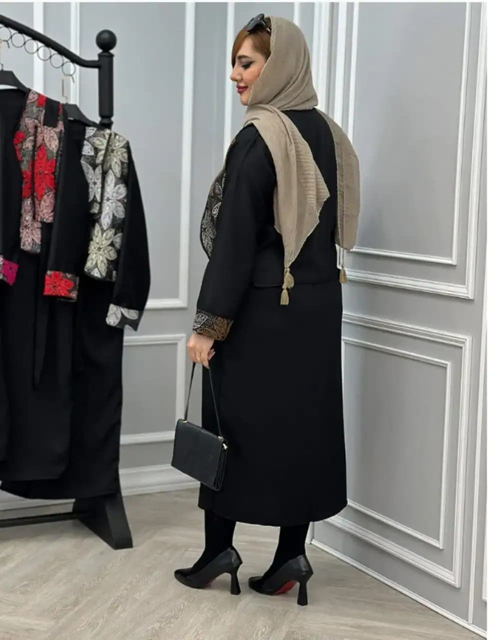 ست سه تیکه ( ژیله سارافون و کمربند) گلپر — تصویر ۵