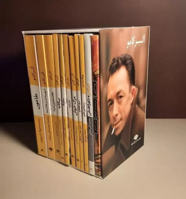 مجموعه آلبر کامو 11 جلدی با قاب نگاه