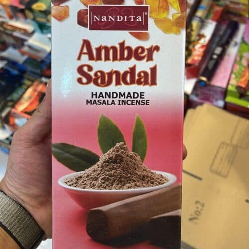 فروش عمده پک 6 بسته ای عود شاخه ای آمبر صندل AMBER SANDAL برند ناندیتا(NANDITA) — تصویر ۲
