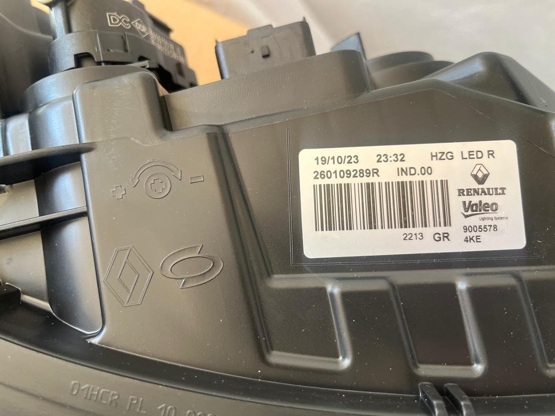 چراغ جلو راست نیو کولئوس RENAULT کد فنی 260109289R — تصویر ۴