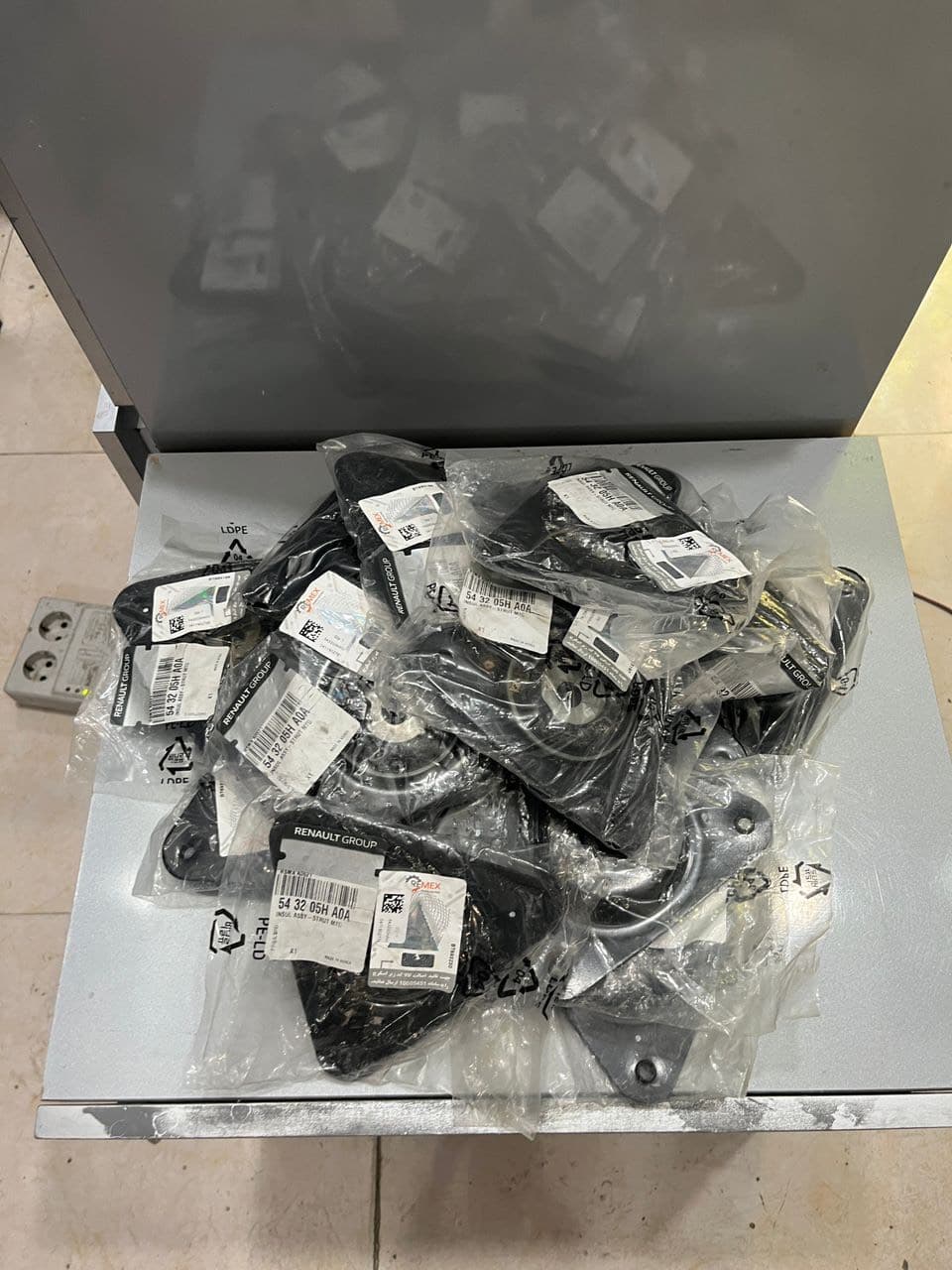 توپی سر کمک نیو کولئوس RENAULT کد فنی 543205HA0A