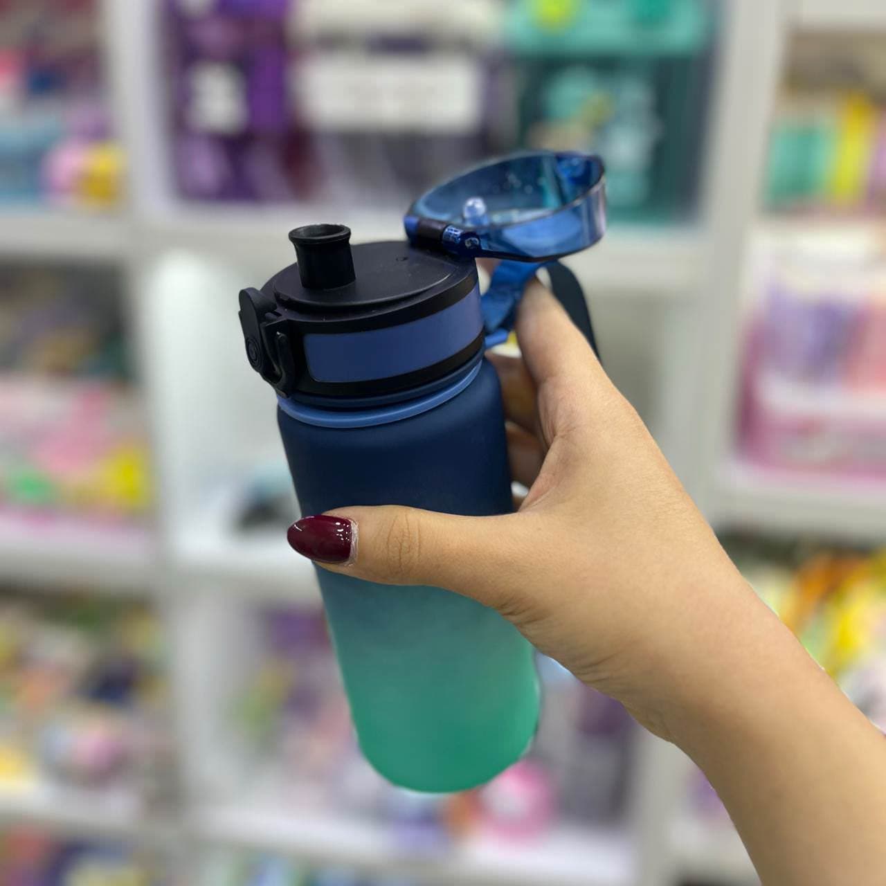 قمقمه اسپرت مات سبزآبی — تصویر ۳