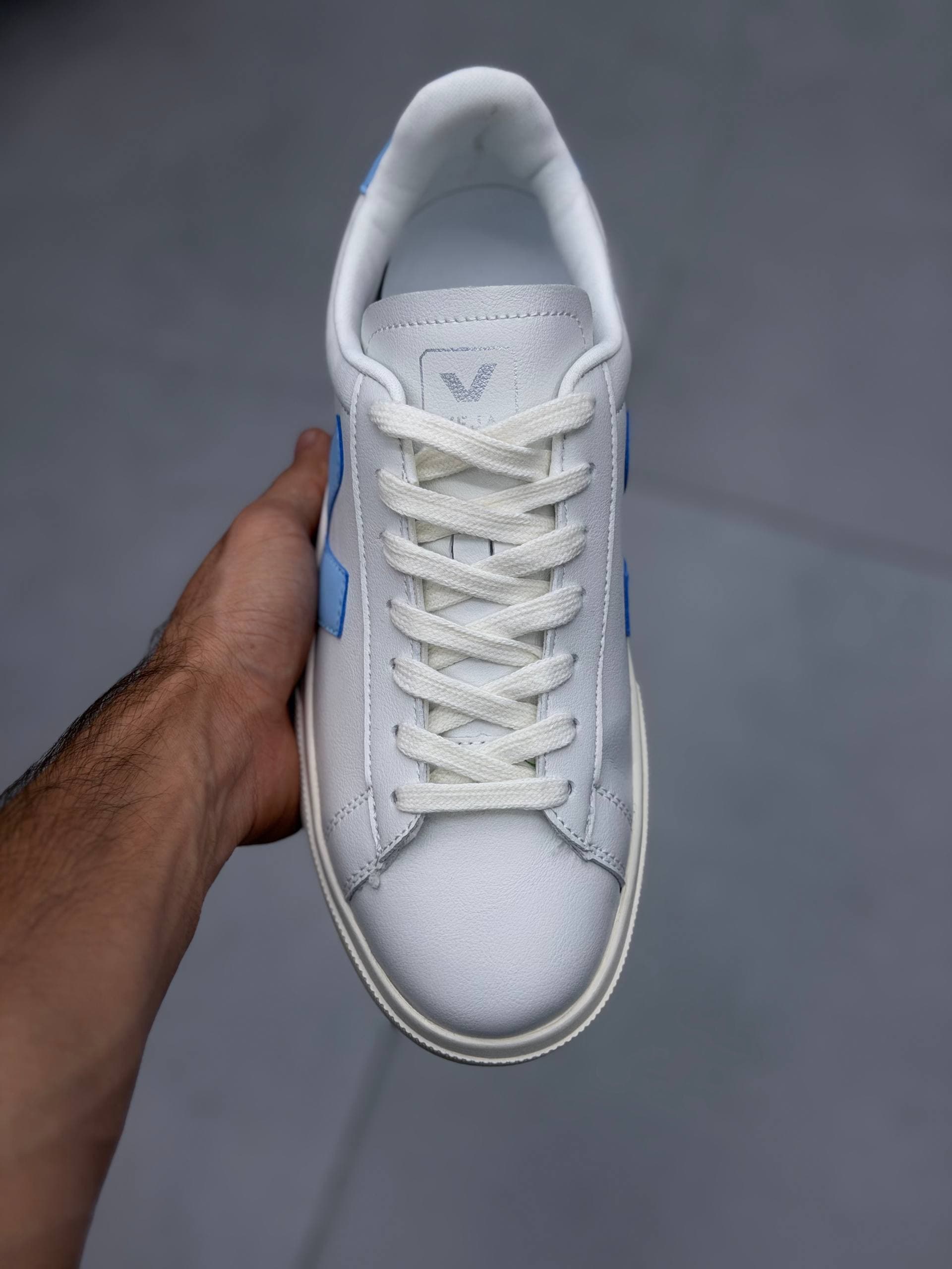 کتونی وجا سفید آبی VEJA White Blue — تصویر ۳
