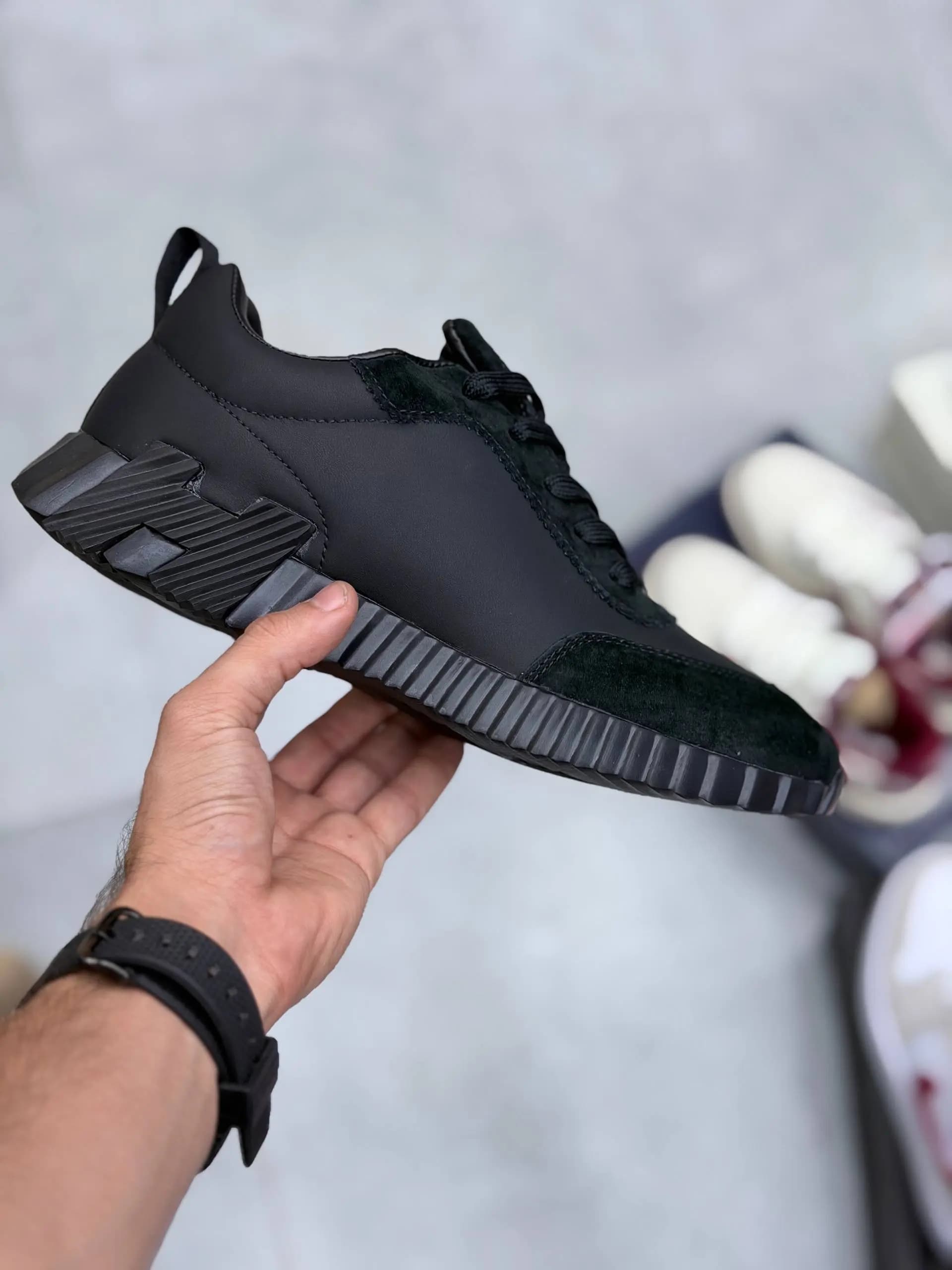 کتونی هرمس مشکی | Hermès Bouncing Sneaker — تصویر ۲