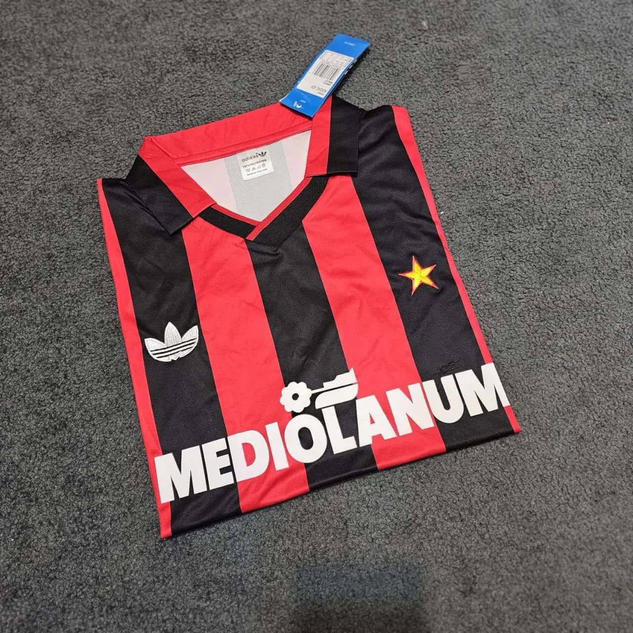 تیشرت پلیری کلاسیک آث میلان 1990 — تصویر ۳