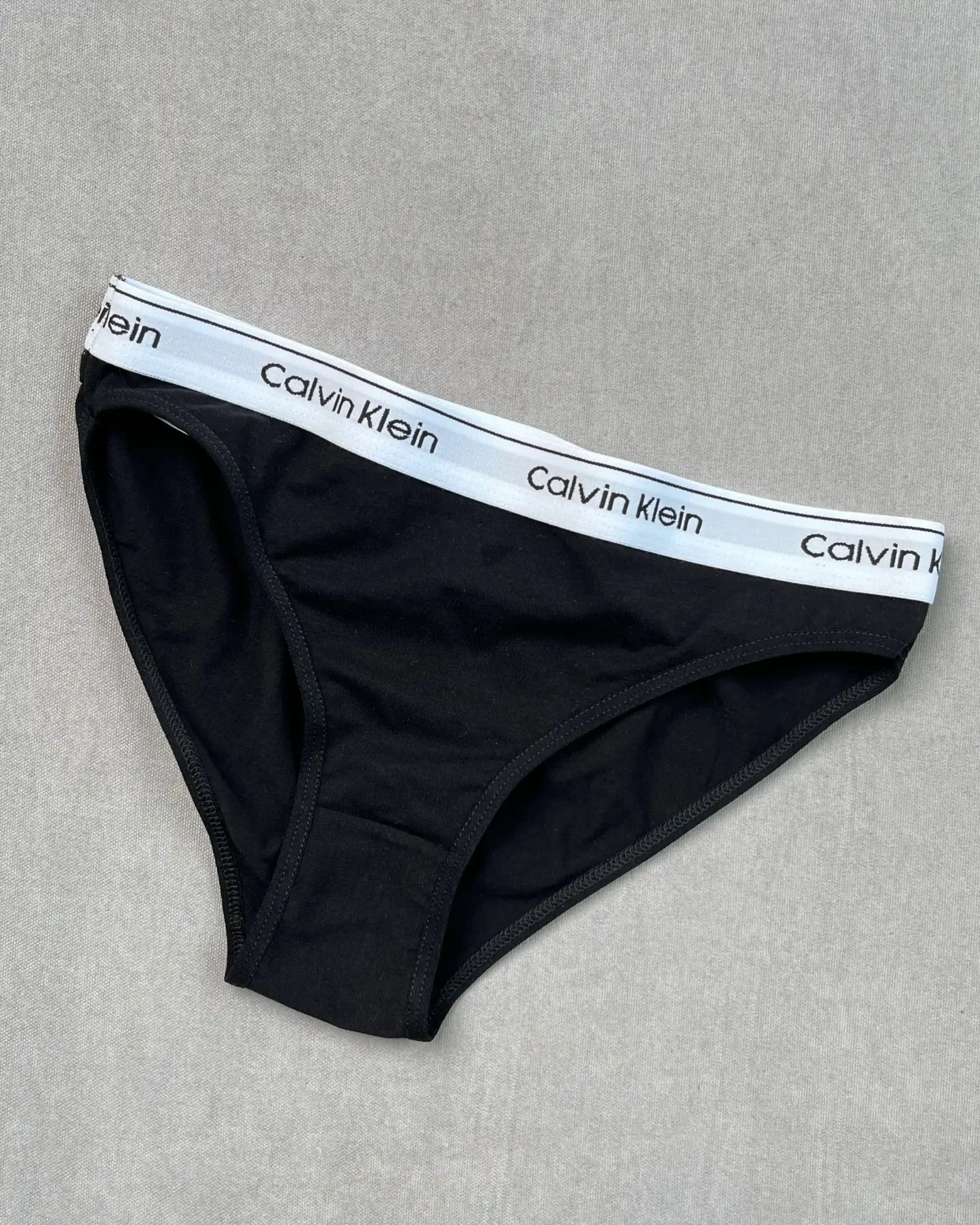 ست شورت و سوتین اسفنجی Calvin Klein کد ۱۱۰۱۵ — تصویر ۷