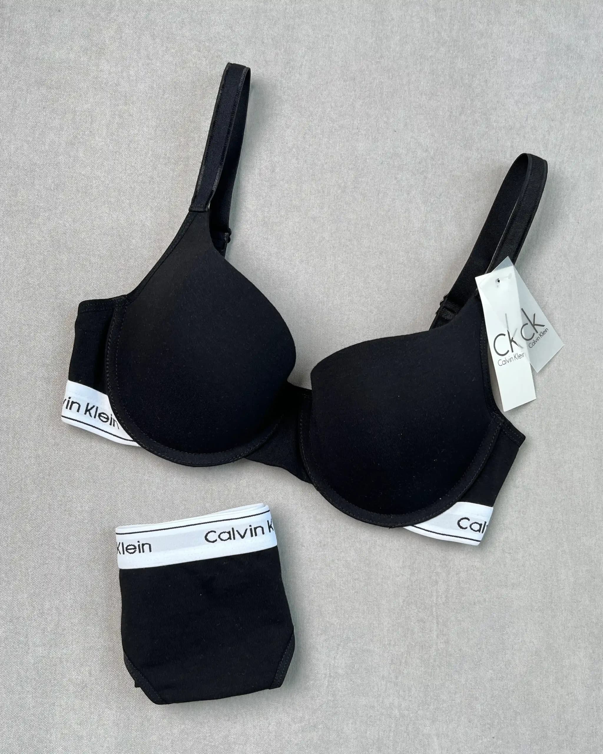 ست شورت و سوتین اسفنجی Calvin Klein کد ۱۱۰۱۵