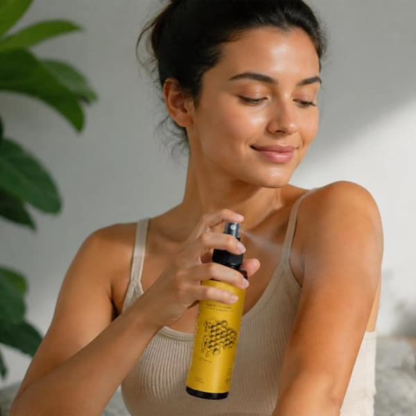 اسپری برنزهکننده بدن آل این وان هانی (All In One Self Tanner Fair To Medium – Honey) — تصویر ۳
